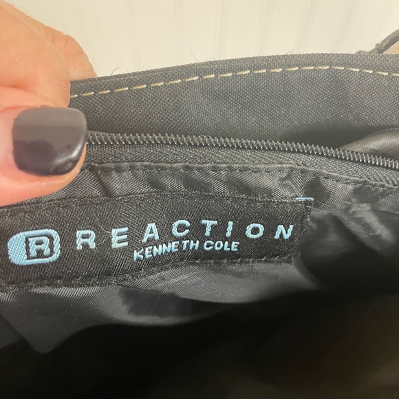 Small black Kenneth Cole bag - Picture 5 of 11